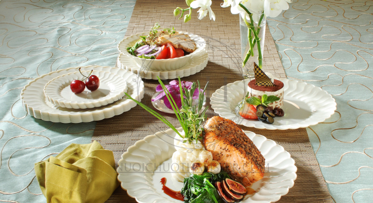 Elegant dinnerware for events